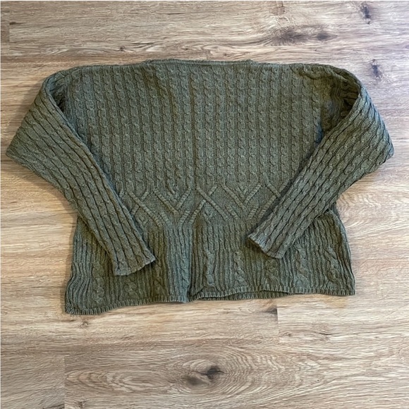 Cherrys Brand Olive Green Cropped Cable Knit Sweater - Picture 6 of 7